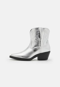 Επιλέχθηκε, silver