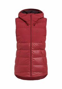 Rote ärmellose Steppweste mit Kapuze, mit einem Reißverschluss vorne, gestepptem Material, verstellbaren Kordeln und einem Logo auf der Brust.