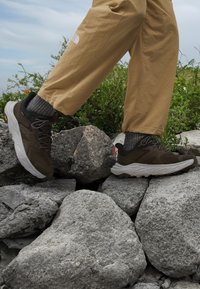 HOKA ANACAPA 2 LOW GTX - Túracipők - deep umber/stardust