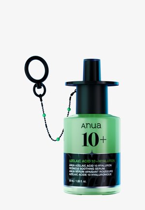 Zielona butelka serum łagodzącego zaczerwienienia Anua Azelaic Acid 10 plus Hyaluron z czarną pompką i dołączonym łańcuszkiem z pierścieniem na nakrętce.