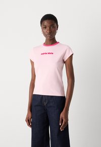 Calvin Klein Jeans RETRO LOGO GRAPHIC TEE - T-shirts med print - sweet pink