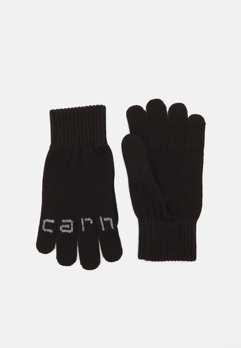 Guantes de punto negros con puños acanalados. Los dedos están completamente cubiertos, con letras blancas en las puntas. Textura suave, diseño ligero.