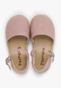 Rožinės audinės espadrilės su apvalia nosimi, reguliuojama kulkšnies juosta ir džutiniu padu. Lygi vidinė pamušalas su prekės ženklu.