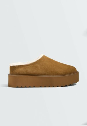 OYSHO, PLATFORM SLIP-ON - Chaussons - mole