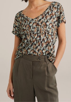 T-shirt print - light green
