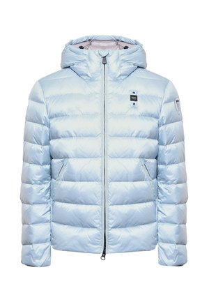 Giacca a vento imbottita di colore azzurro chiaro con cappuccio, design trapuntato, chiusura con zip frontale e due tasche laterali. Presenta un logo sul petto e sulla spalla.