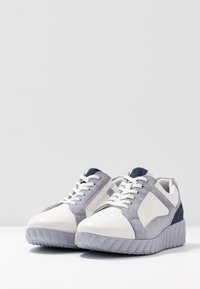 Tamaris Pure Relax LACE-UP - Sneakersy niskie