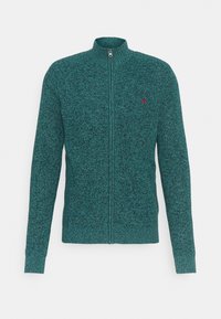 Teal stickad zip-up tröja med hög krage, med en texturerad design och en liten röd logotyp på vänster bröst. Långa ärmar med ribbade manschetter.