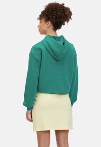 Fila LAFIA CROPPED LOGO - Jersey con capucha - aventurine
