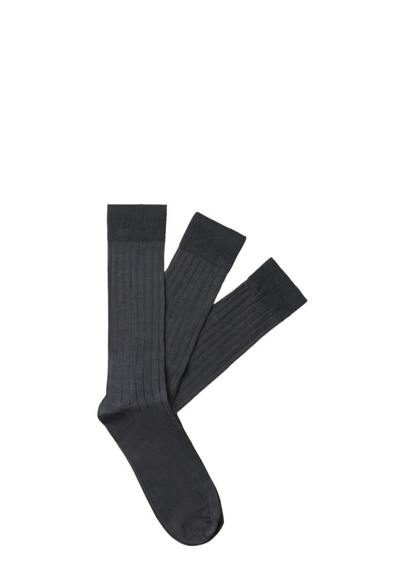 Calze grigie a coste al ginocchio con una texture liscia e un colore uniforme, dotate di un bordo e una punta rinforzati per maggiore durata.