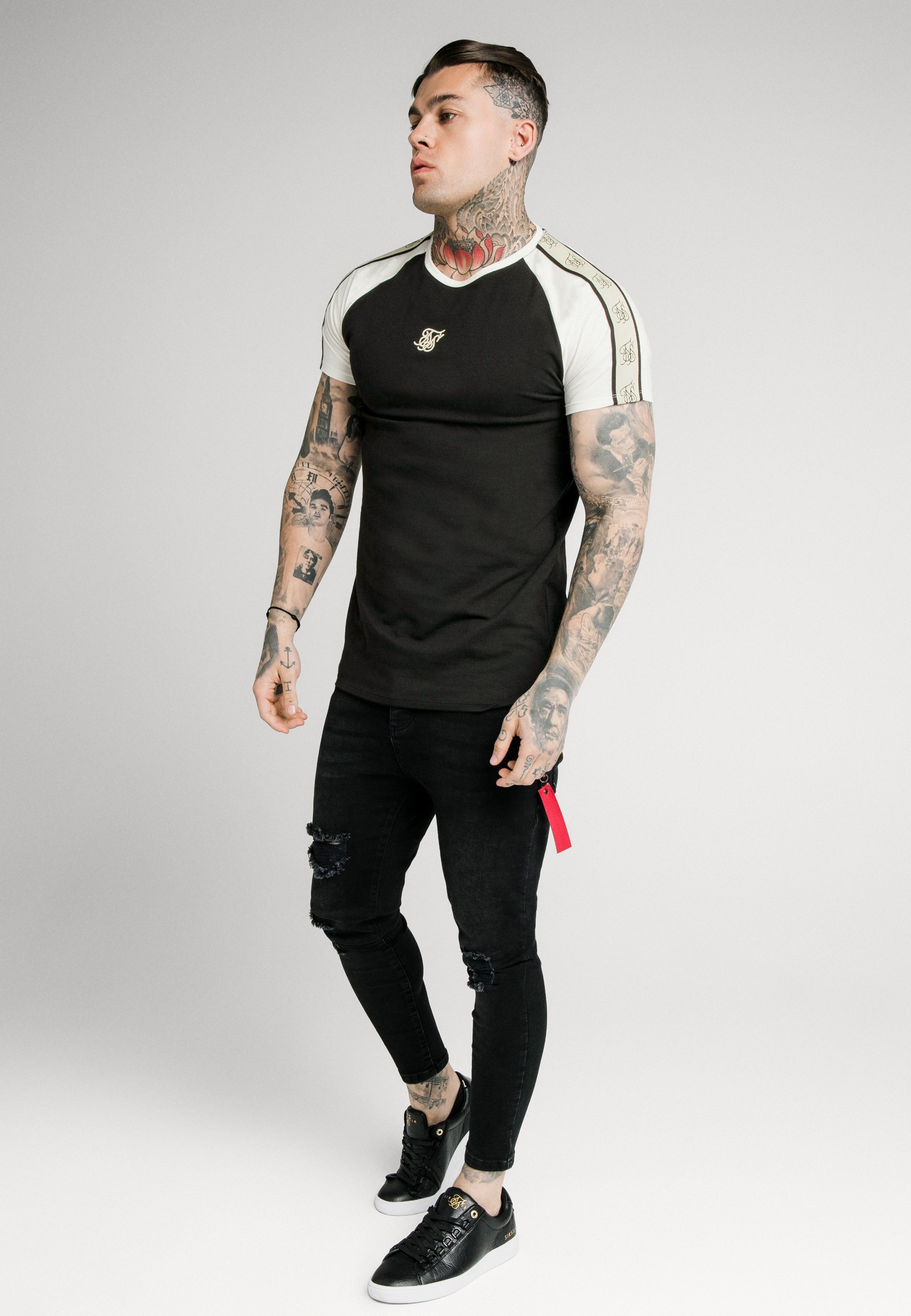 SIKSILK RAGLAN PREMIUM TAPE GYM - Camiseta estampada - black/white/negro -  Zalando.es