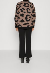 Vero Moda Petite Kofta - brown