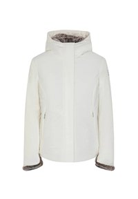 Giacca isolata bianca con cappuccio, dotata di foderatura in pelliccia sintetica grigia sul colletto e sui polsini, tasche laterali con zip e un design elegante e minimalista.