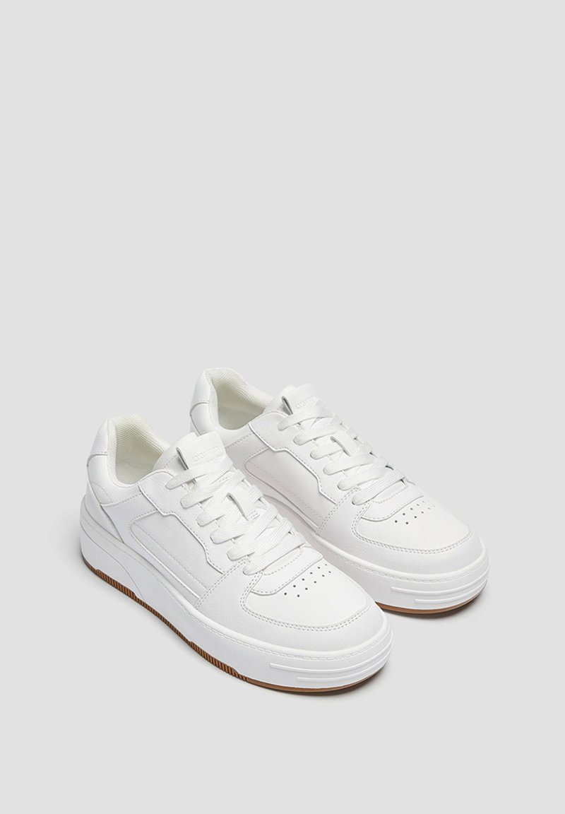 Pull And Bear Taille Petit Ou Grand PULL&BEAR Baskets basses - white/blanc - ZALANDO.FR