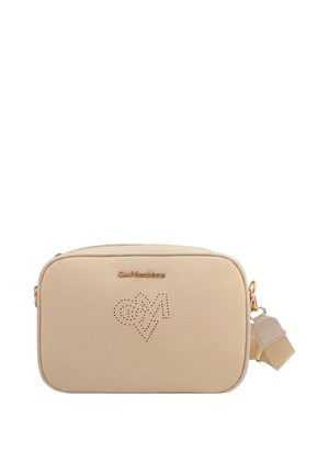 Borsa a tracolla rettangolare beige con logo dorato e tracolla beige staccabile con ferrature dorate.