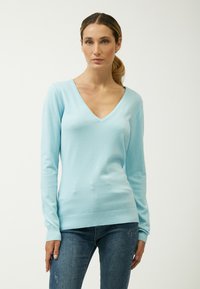 INFLUENCER V-NECK BASIC - Strickpullover - sky