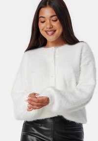 FLUFFY KNITTED PEARL CARDIGAN - Cardigan - white