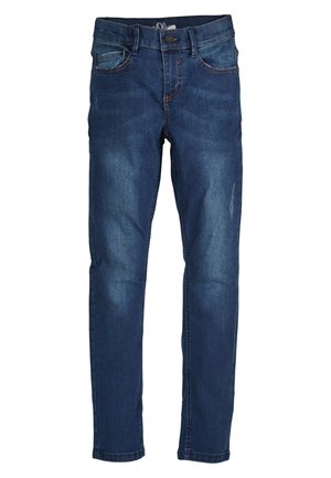 Blå slim-fit denim jeans med forlommer, bæltestropper og knaplukning, der viser let falming og en lille slidt detalje på det ene ben.
