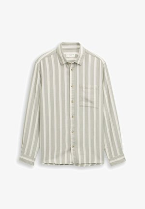 Košeľa na zapínanie s dlhým rukávom, so zvislými sivými a bielymi pruhmi a jedným náprsným vreckom na bielom pozadí.