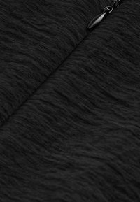 Next REGULAR FIT - SHORT SLEEVES DRAPE DETAIL MIDI  - Žerzejové šaty - black textured