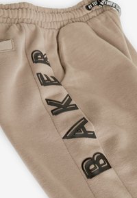 Baker by Ted Baker JOGGER SET- REGULAR FIT - Dresside alumine osa - neutral