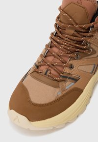 ARKK Copenhagen DURATEK UNISEX - Høye joggesko - chocolate cream