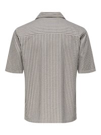 Chemise homme manches courtes avec motif rayé vertical bleu marine et beige, col Italien, vue de dos.