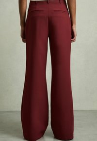 Reiss HEATHER PALAZZO - Kalhoty - dark red