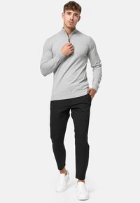 INDICODE JEANS GORE - Strikkegenser - lt grey mix