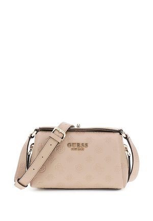 Borsa a spalla in ecopelle beige con motivo a logo in rilievo, hardware dorato, tracolla staccabile e chiusura con zip. Forma rettangolare compatta.