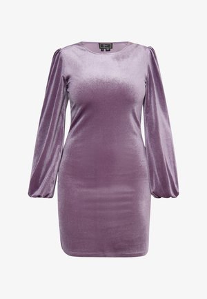 Langes, lilafarbenes Kleid mit langen Ärmeln aus glänzendem Material. Es hat einen runden Ausschnitt und puffige Ärmel, mit einer taillierten Silhouette und glatter Textur.