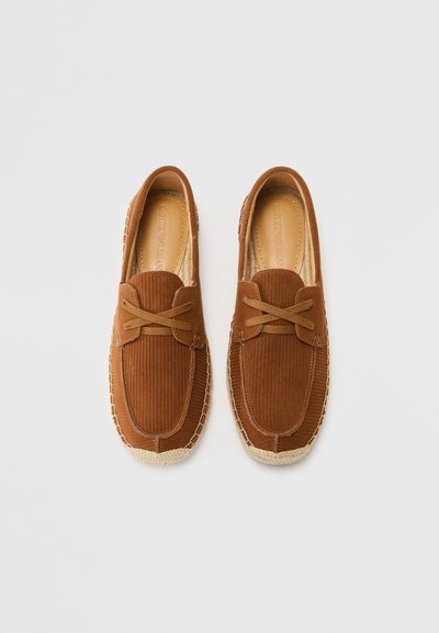 Emporio Armani Loaferit/pistokkaat - cognac