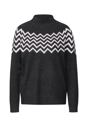 Maglione grigio scuro con collo alto, caratterizzato da un motivo a zigzag bianco sul petto. Texture morbida, polsini e orlo a coste.