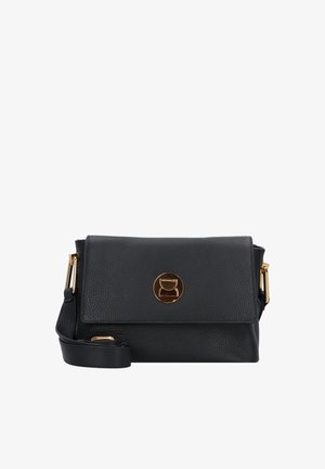 Bolsa transversal de couro preto com textura de casca de ovo, detalhes em ouro, fecho com aba e alça ajustável. Design compacto e estruturado.