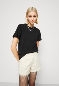 PIECES T-Shirt Donna PCRIA - Girocollo, Maniche Corte, Taglio Normale A Righe
