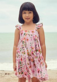 Next PRINTED TIERED - REGULAR FIT - Vardagsklänning - pink floral