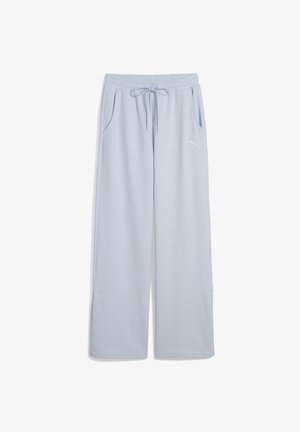 Jasnoniebieskie, szerokie spodnie dresowe z elastycznym pasem, sznurkiem, dwoma bocznymi kieszeniami oraz subtelnym logo na lewym biodrze.
