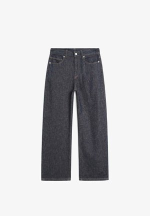 Tmavě modré džíny s rovnými nohavicemi, předními knoflíky a nýty, pětikapsovým designem a viditelným šitím.