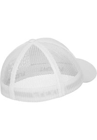 Valge võrkmüts ümarate vormidega, millel on tahke esipaneel ja kumer visiit. Võrk võimaldab ventilatsiooni ja hingavust.