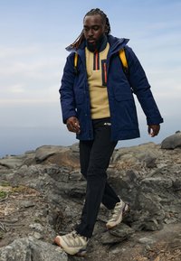 The North Face M YUMIORI 1/4 ZIP - Flisinis džemperis - khaki stone/summit navy