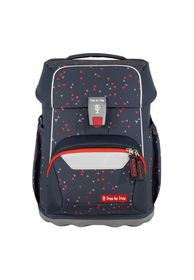 Dunkelblauer Rucksack mit roten und grauen dreieckigen Mustern, ausgestattet mit einem oberen Klappdeckel, verstellbaren Trägern und einer vorderen Reißverschlusstasche.