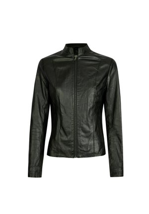 Juodas odinės striukės modelis su stovinčia apykakle, prigludusia forma, ilgomis rankovėmis, priekinėmis užtraukiamomis užtrauktukais ir subtiliomis siuvimo detalėmis. Sklandus paviršius.