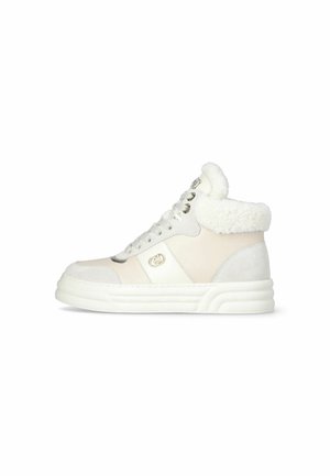 Hochschnittige Sneaker in Creme und Weiß, bestehend aus Wildleder und synthetischem Material, mit weichem Fleecekragen und metallischen Ösen für die Schnürsenkel.