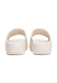 Tommy Jeans CHUNKY POOL SLIDE - Baseina iešļūcenes - beige