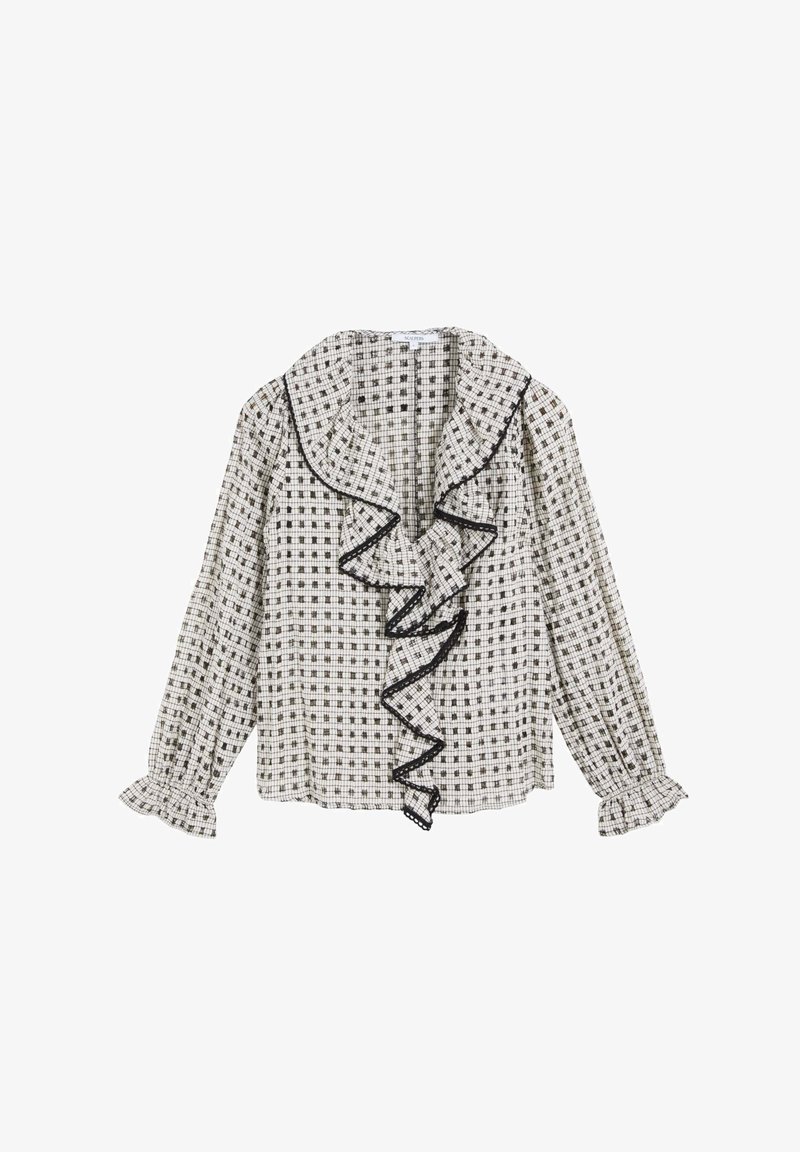 Blusa de manga larga a cuadros con cuello y parte frontal con volantes, ribete negro en los bordes y puños fruncidos sobre fondo blanco.