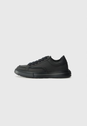 CALDERA TORA - Baskets basses - black raven