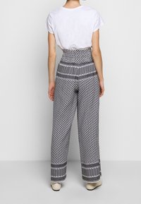 SUMMERY Copenhagen Kalhoty - black