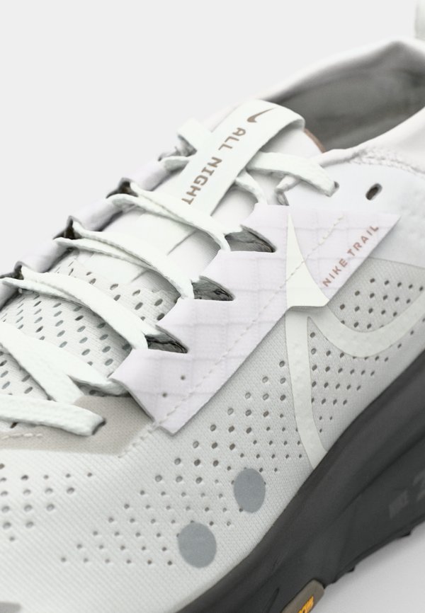 ZOOMX ZEGAMA 2 - Trail running shoes3