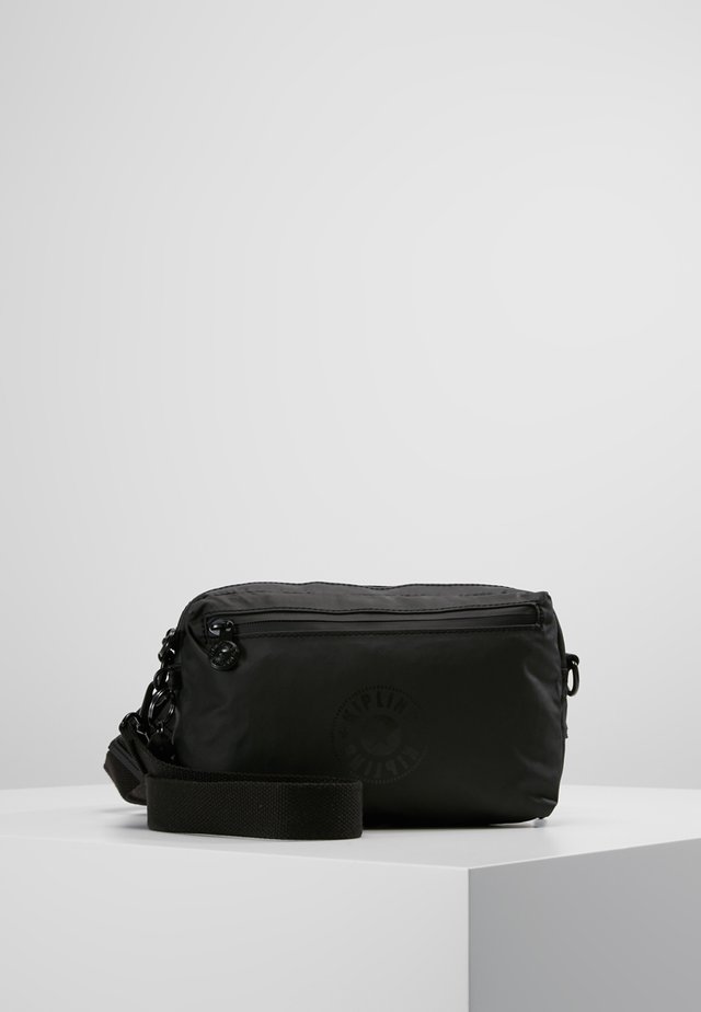HALIMA - Rumpetaske - raw black