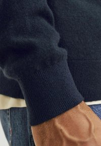 R.D.D. ROYAL DENIM DIVISION MIT RUNDHALS  - Pulóver - salute